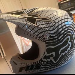 Fox V3 Vortex Riding Helmet 