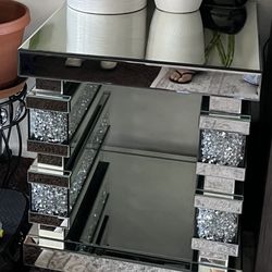 Glam Silver Mirrored End Table 