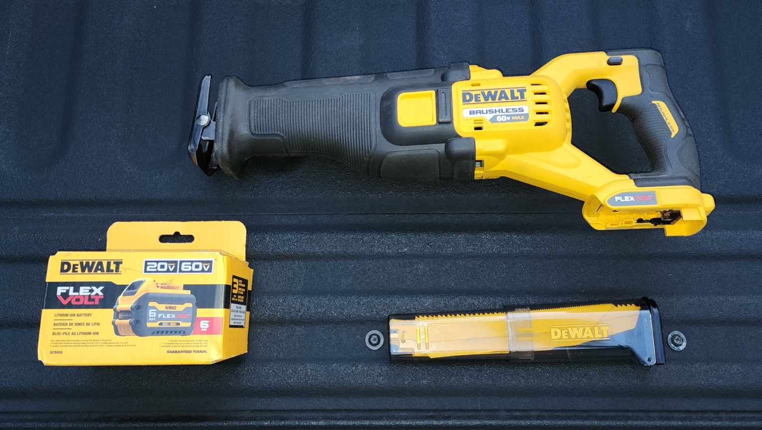 Dewalt Flexvolt Reciprocating Saw Including A 6ah Battery & Blade Kit 4 Sale...