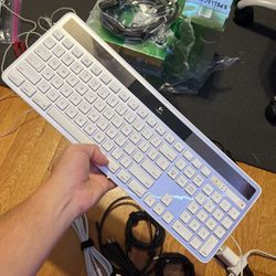 Logitech K750 Wireless Keyboard