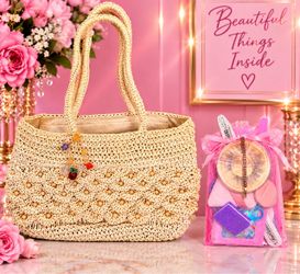 NWOT Vintage 05’ Crochet Tote Bag & Beauty Gift Bag