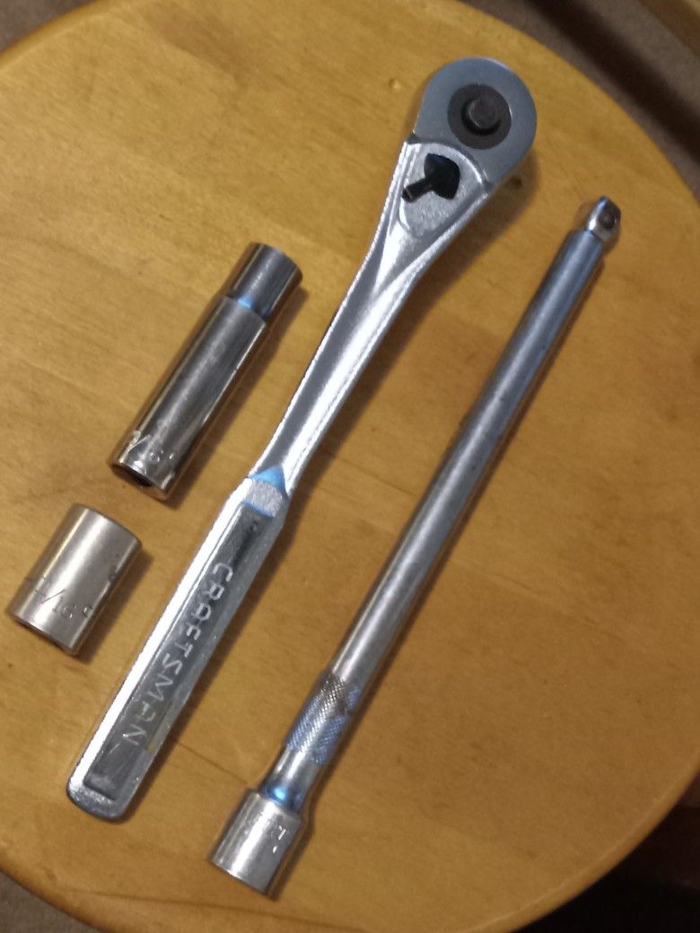 Craftsman Quick Release 1/2 Drive Ratchet, Pittsburgh 1/2 Drive Extension, & 2 Craftsman Sockets