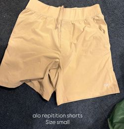alo repitition shorts Size small