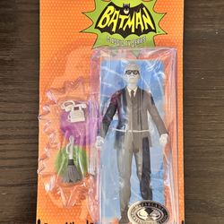 Batman Classic TV Series DC Retro Alfred Pennyworth Action Figure Platinum Chase