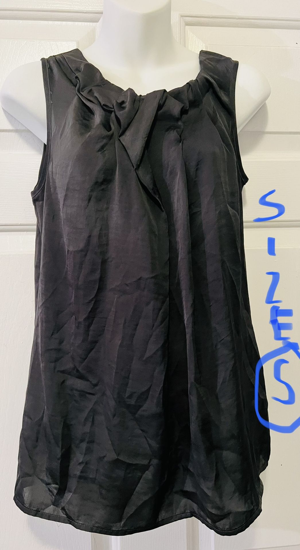 Very beautiful women Shirt size (s)only $5