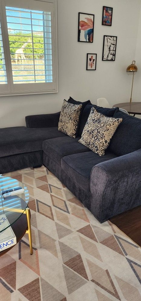 7' Sofa With Reversible Chaise and Ottoman