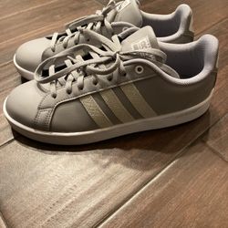 Adidas 8 1/2 Adidas Sneakers  