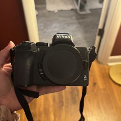 Nikon Z 50 touchscreen with 18-140mm lens - Z Mount