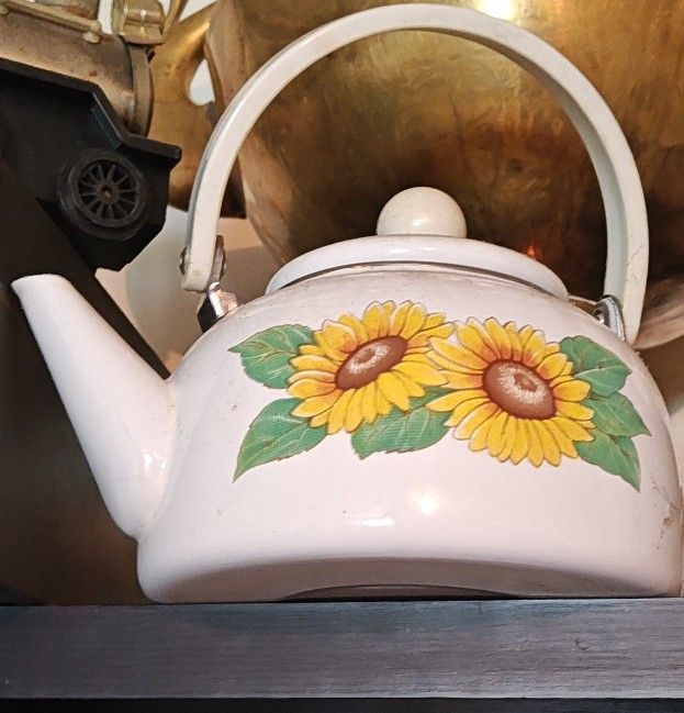 Vintage Sunflower Tea Kettle