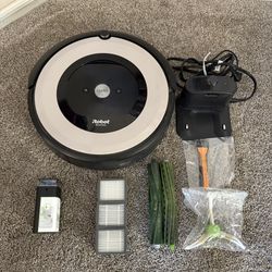 Robot Roomba e5 Vacuum Cleaning Machine - works well ❣️👍 with sensor wall barrier