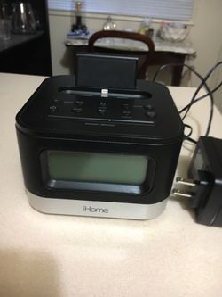 Ihome iPhone and iPod dual charging stereo fm clock radio with lightning dock
