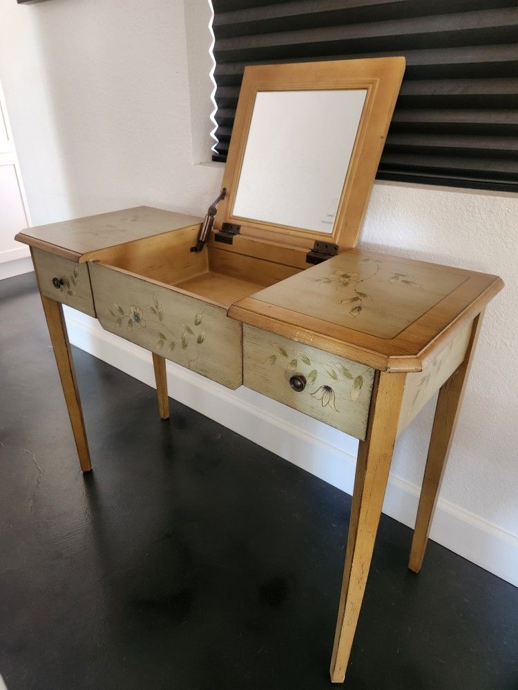 Vanity Makeup Desk With Matching Stool And Mirror
