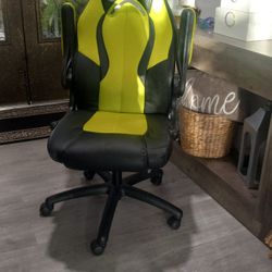 COMPUTER CHAIR 