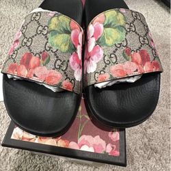 Gucci Bloom Slides 