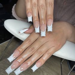 Nails 