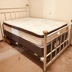Full Size Bed With White Metal Bed frame
