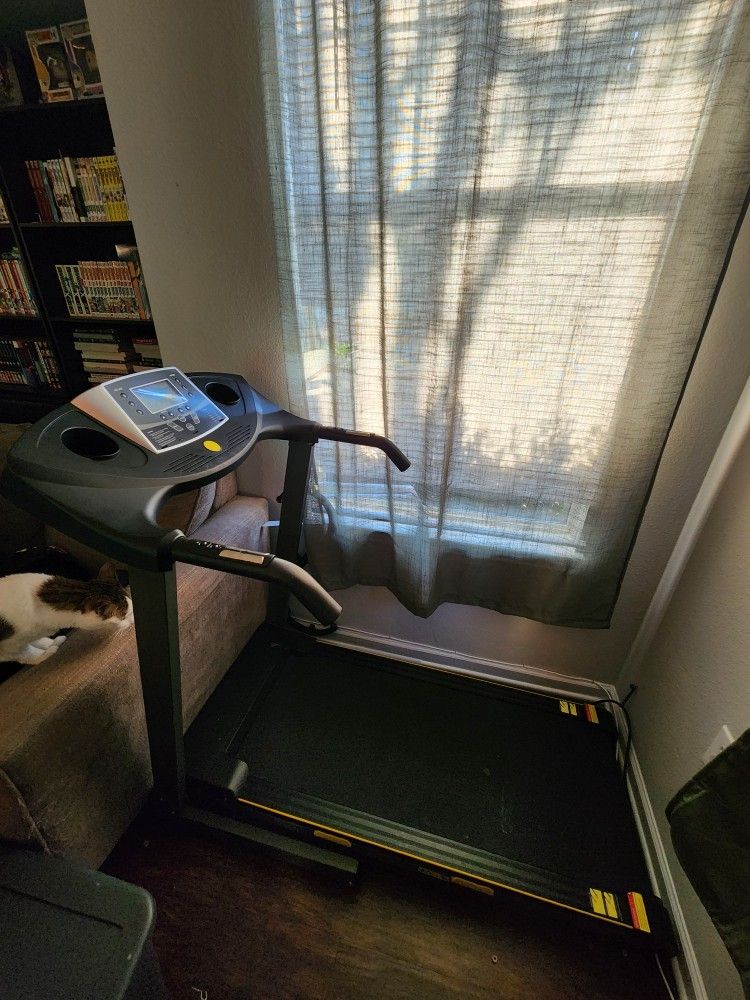 Folding Incline Treadmill