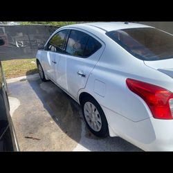 2014 nissan versa