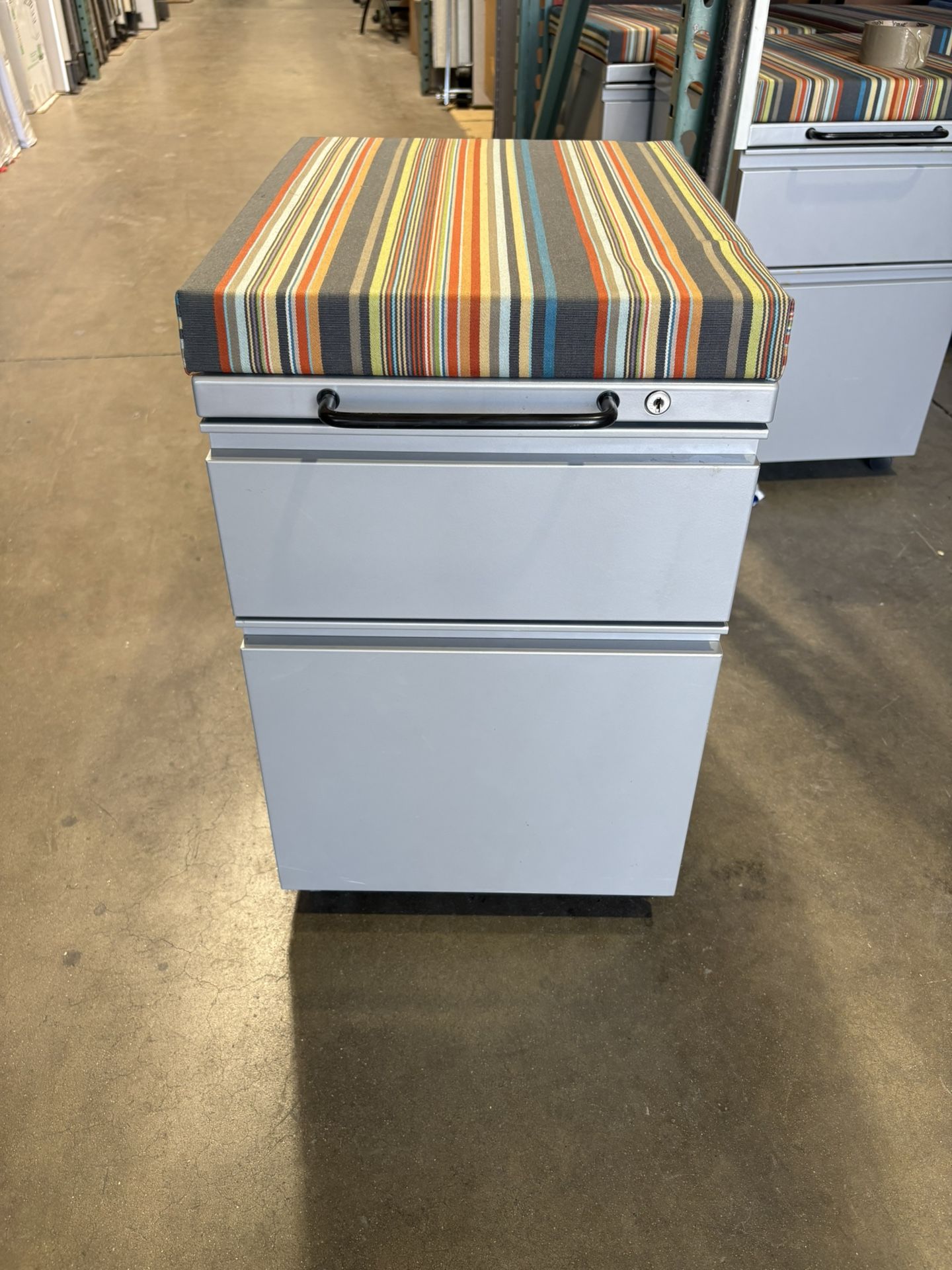 Mobile Box File Pedestal With Muffin Top Cuhsion