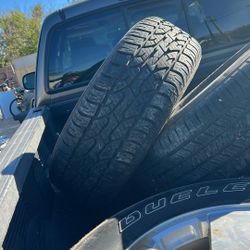 245-70R18 Jeep 5 Bolt   5 Rims And Tires $200 All