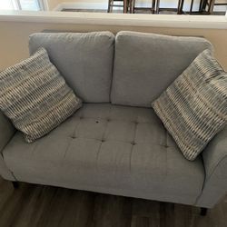 2 Couch’s (Full Set)obo