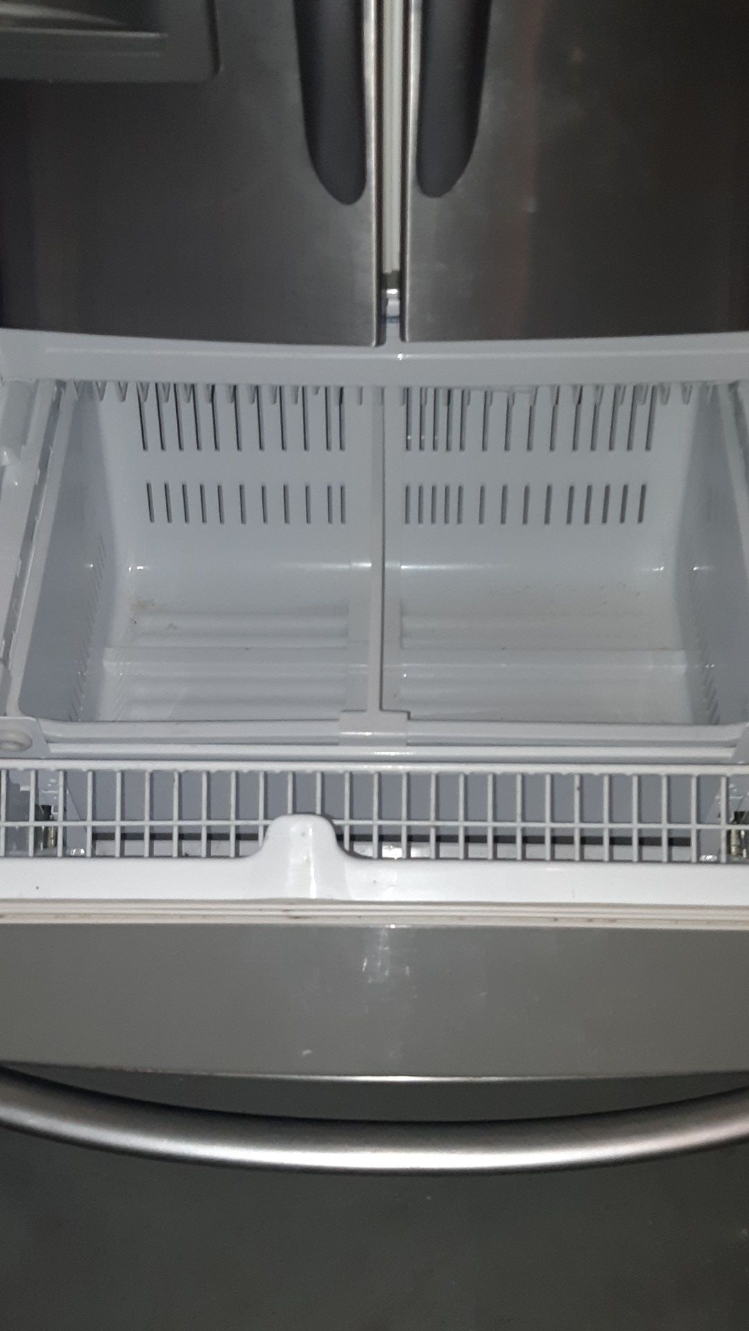 MUST GO**Kenmore doubledoor refrigerator with water and ice maker