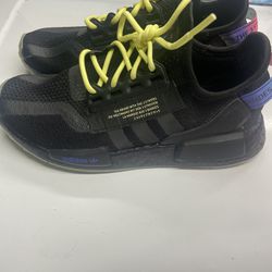 Adidas Sneakers Size 4.5 Youth.