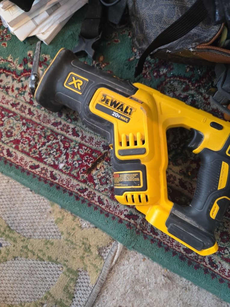 DeWALT 20vMAX XR Brushless Reciprocating Saw