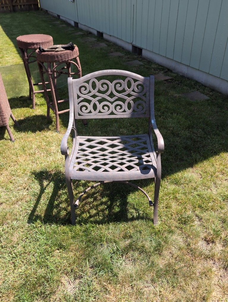 Wide Metal Deck Chair. Free **
