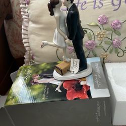 New In Box A Kiss And we are Off Cake Topper