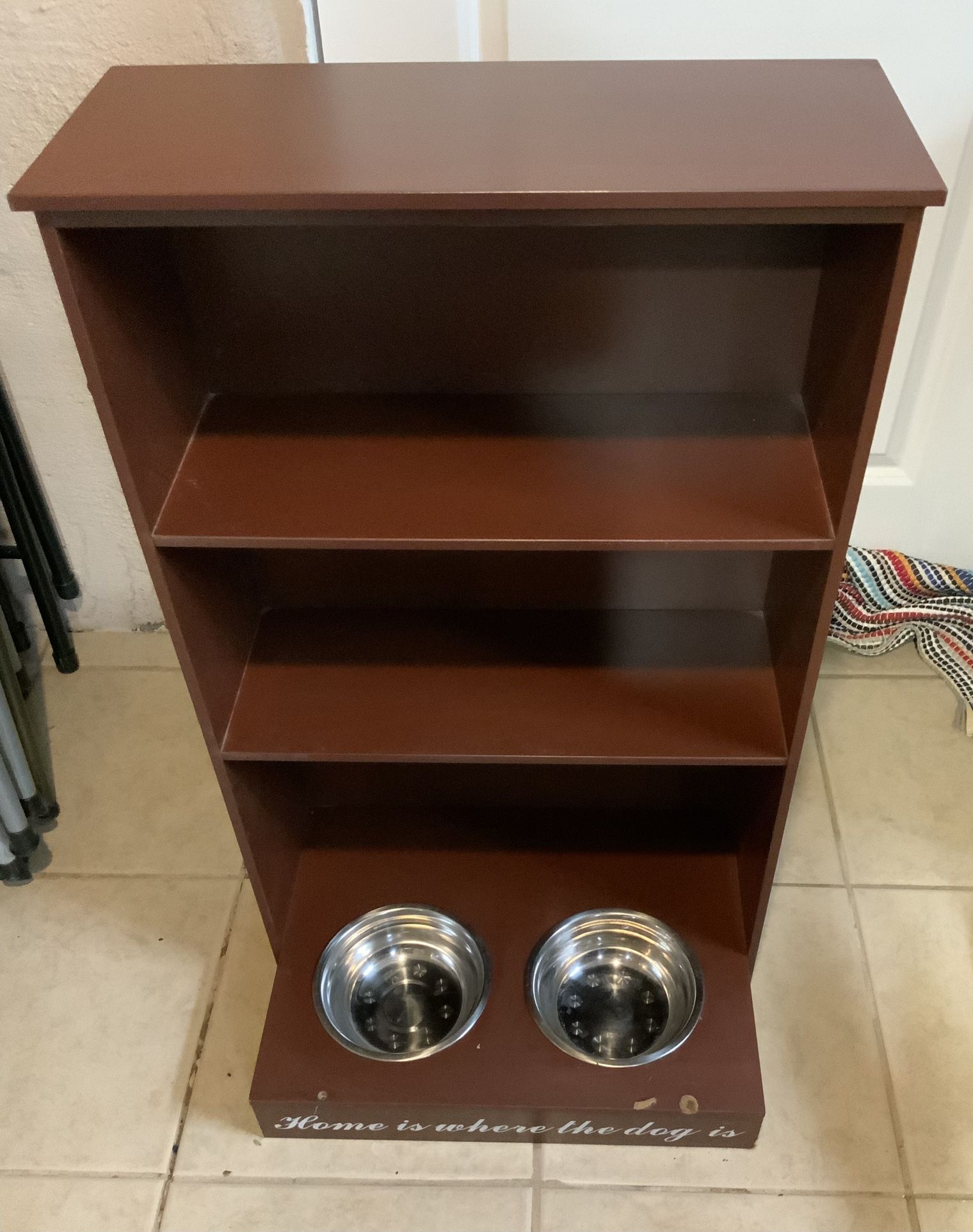 Dog Wood Shelf With Feeding Bowls 