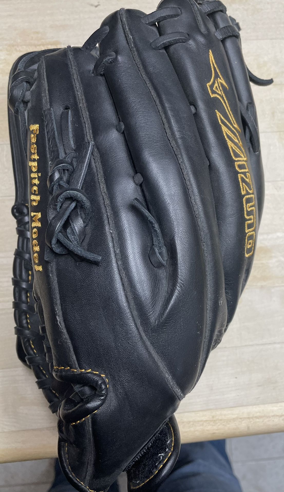 Mizuno Softball Glove