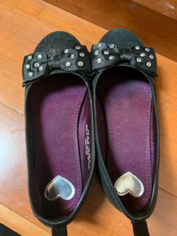 Black ballet flat dress shoes