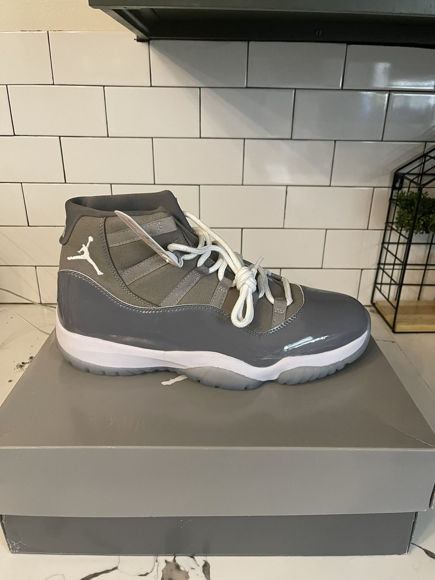 Men’s Jordan Retro 11 Cool Grey Size 13.