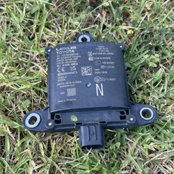 2025 Toyota Lexus NX250 NX350 Blind Spot Monitor Radar Sensor 882B1–78020 OEM