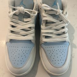 Jordan 1 low reverse ice blue  11.5 womans (No box)