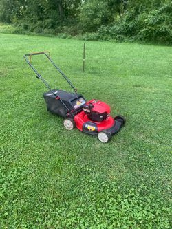 Troy-Bilt push mower w/ bagger