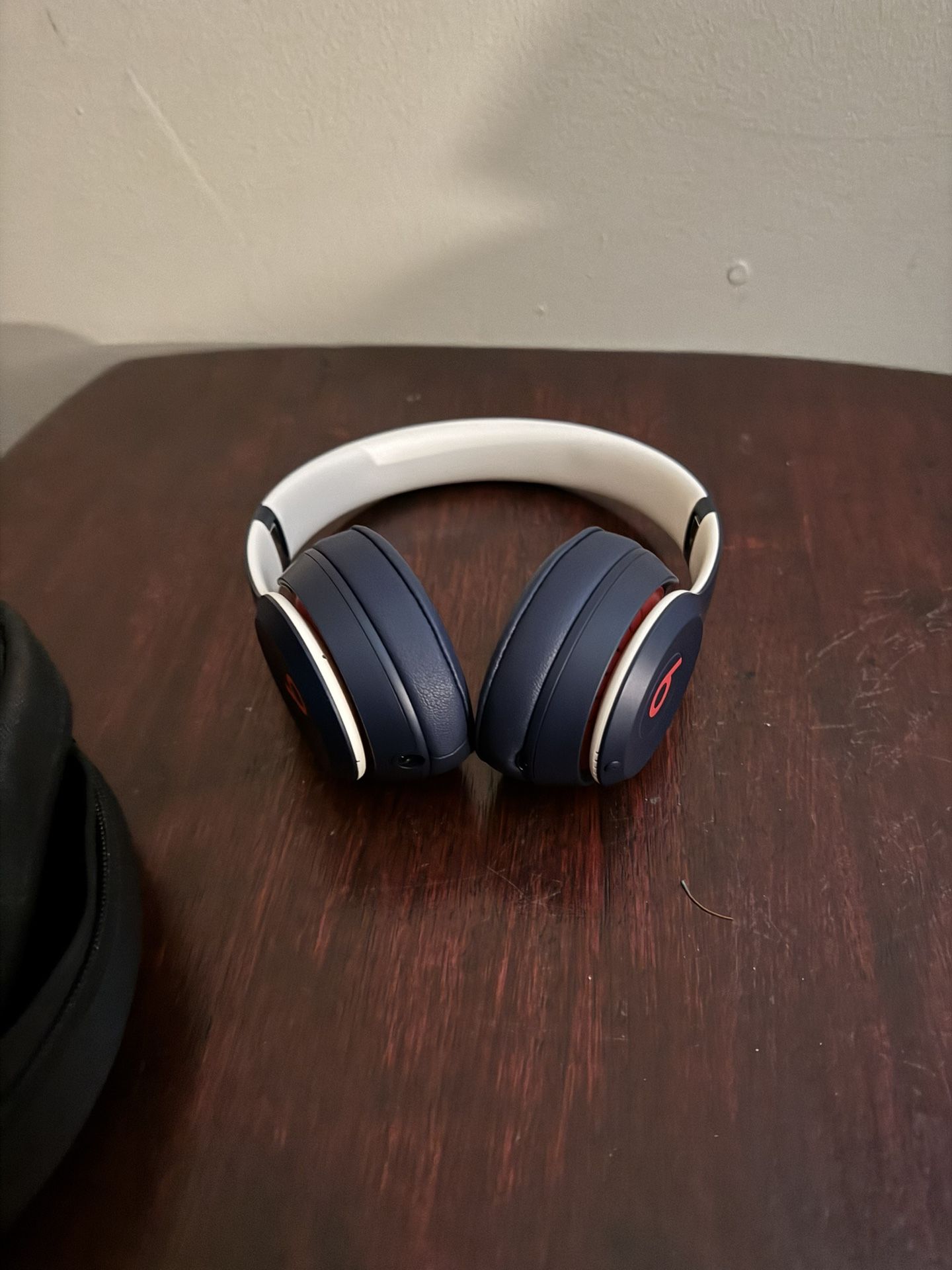 Beats By Dr. Dre Solo 3 Noise cancelling Headphone Bluetooth