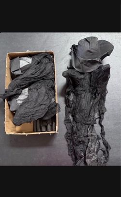 Halloween set of three witch stake $60 brand new in box