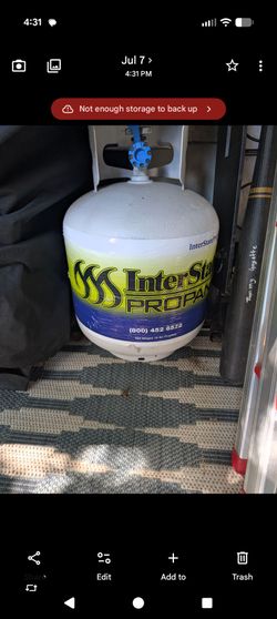 Gas tank