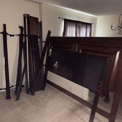 Wood Sleigh bed