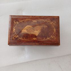 Porter Collectible music box.