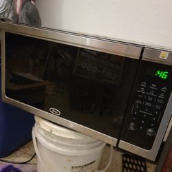 Oster 1000w Microwave