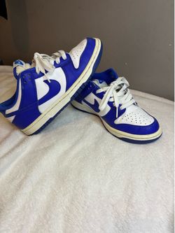 Nike dunks.