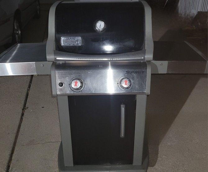 Weber Spirit E210 Propane Grill 