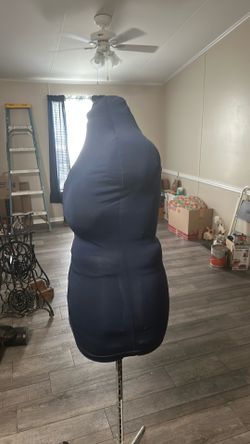 Women dress form like new with stand