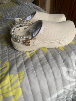 Women’s crocs