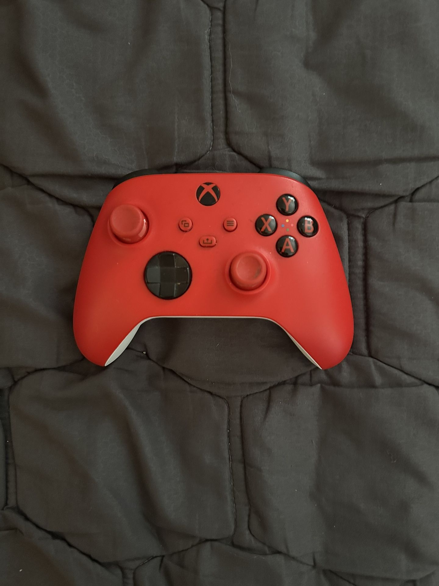 RED XBOX ONE CONTROLLER
