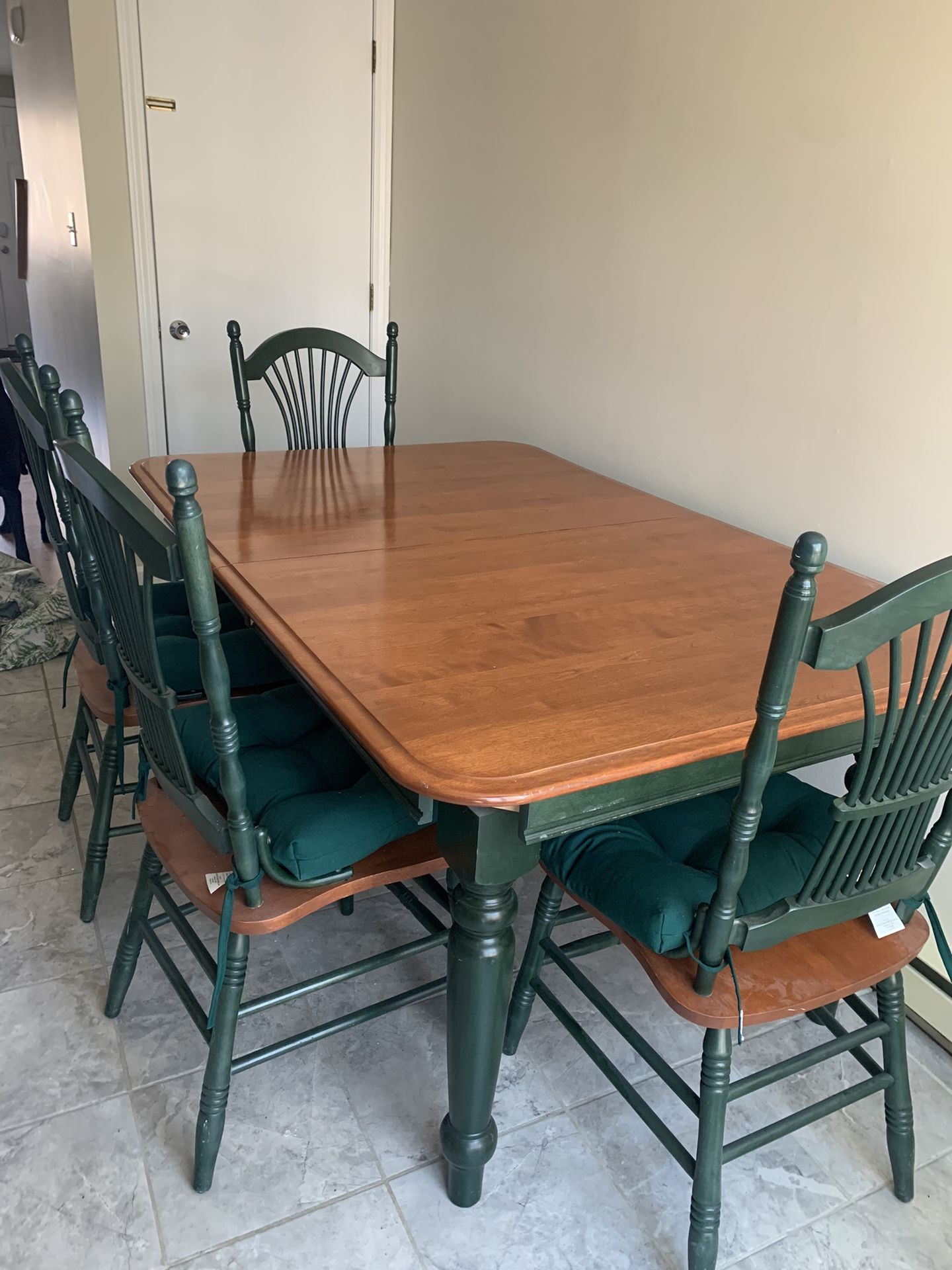 Kitchen Table And Chairs