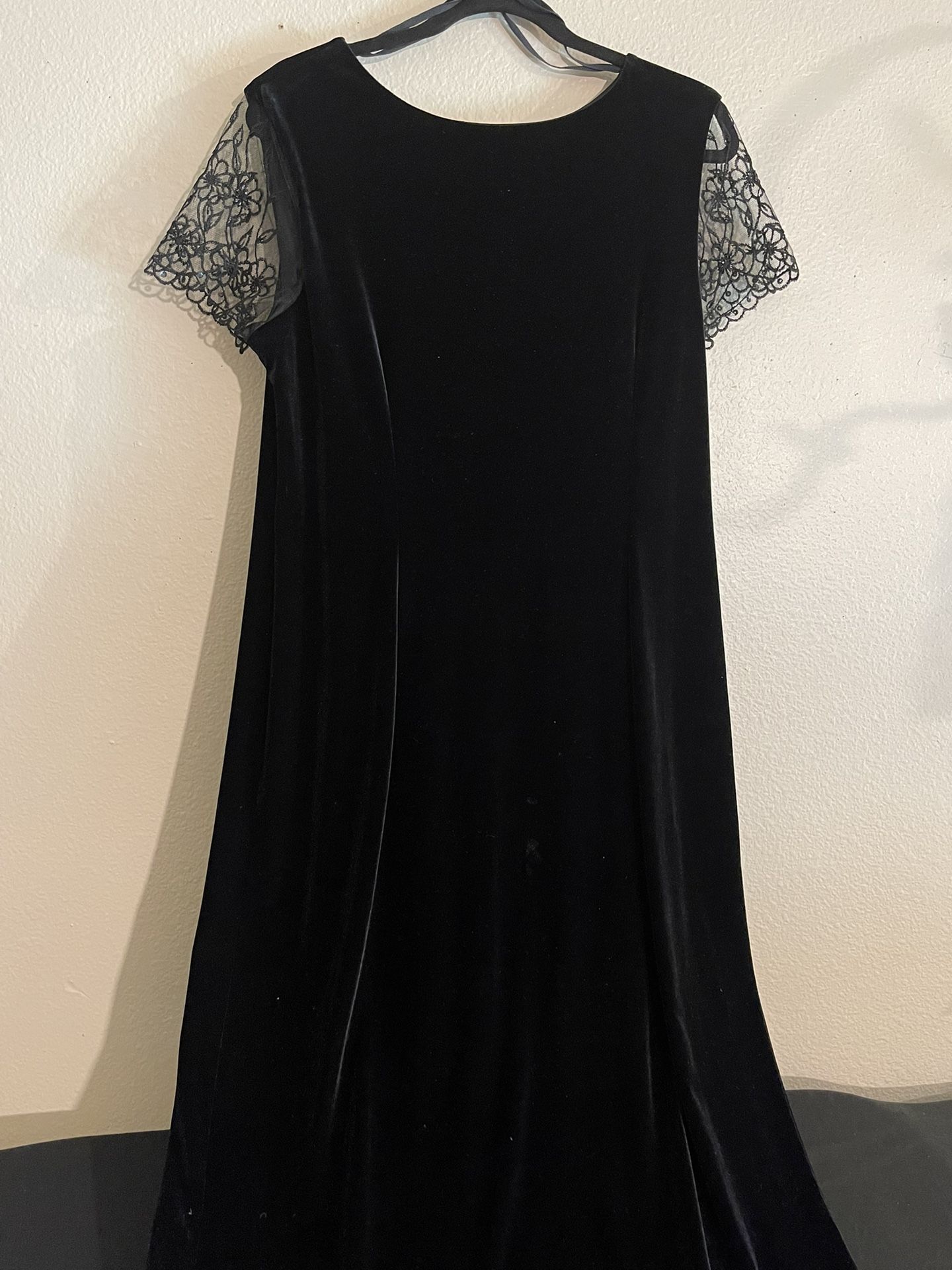 Gorgeous Velvety Women’s Maxi Dress Size 16